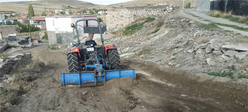 Köyümüzün yolları güzelleşmeye devam ediyor.